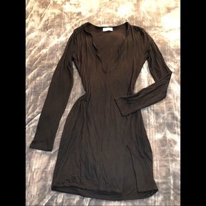 Long sleeve dress, clean, odorless.